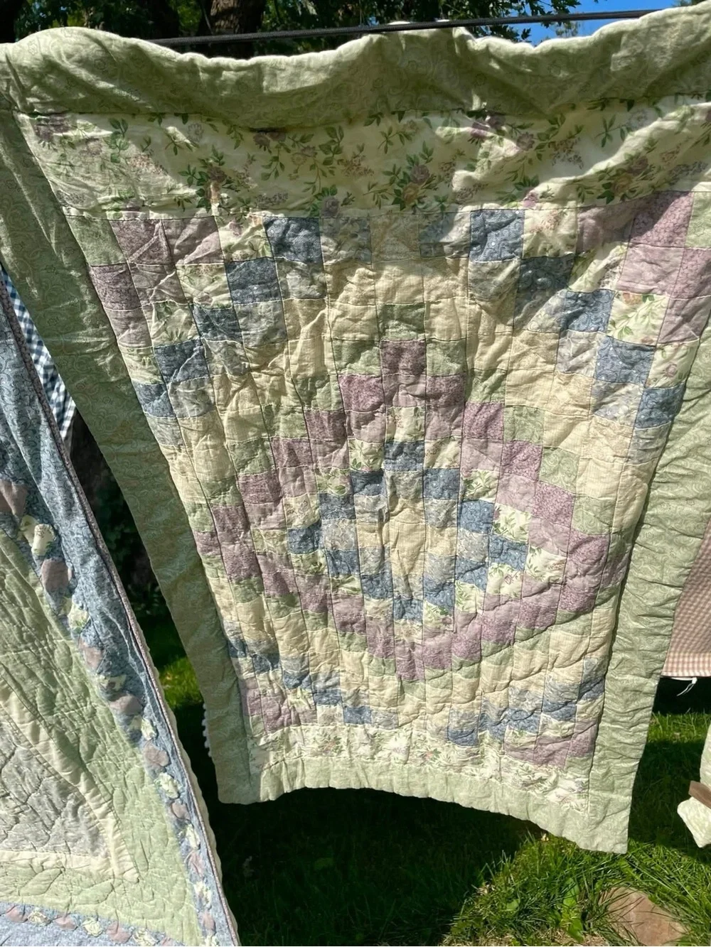 Pastel Diamond-Striped Quilted Bedspread in Cream, Lavender & Light Blue +sham